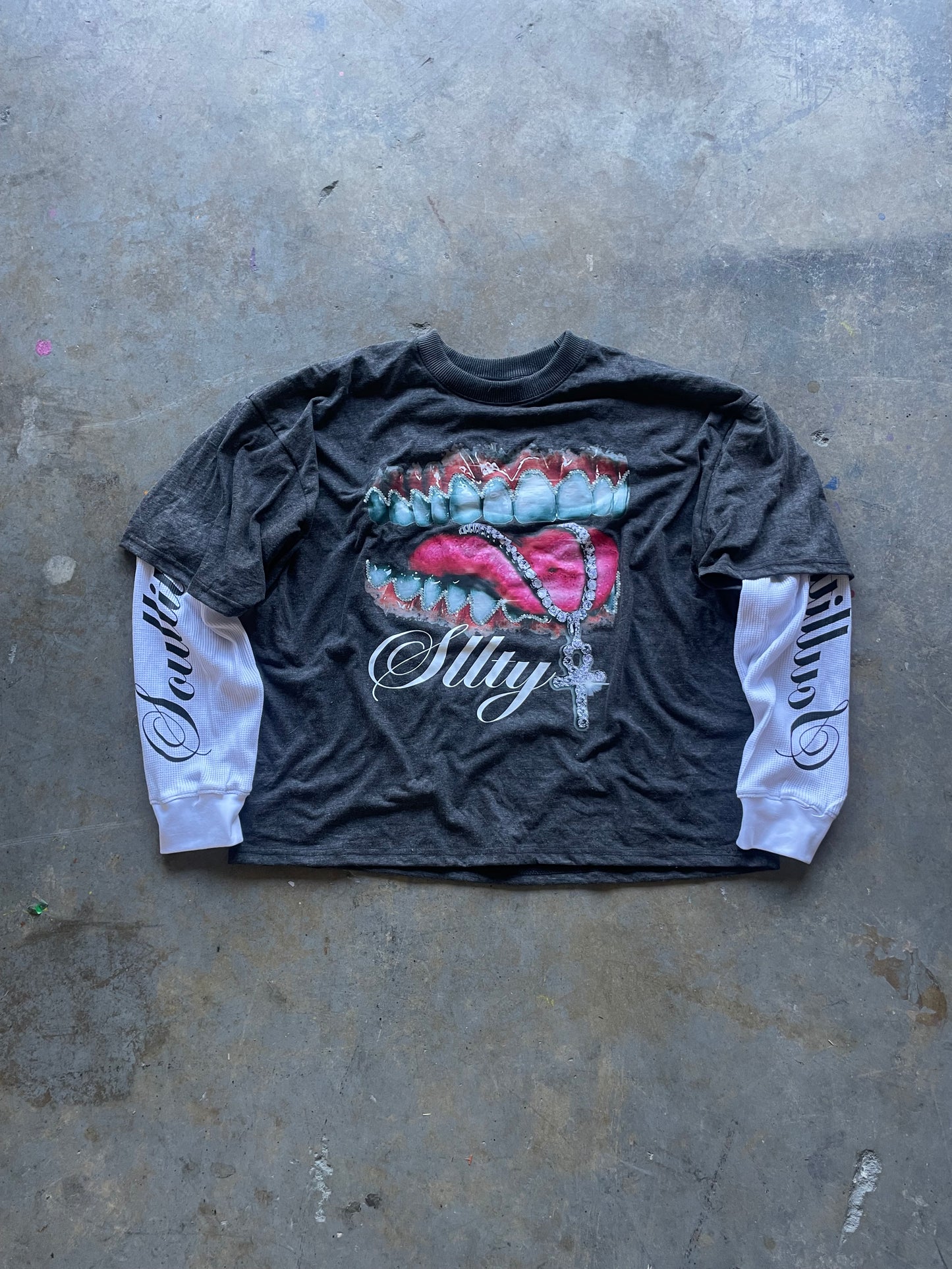 Black “Gem Talks”-double sleeve cropped Tee